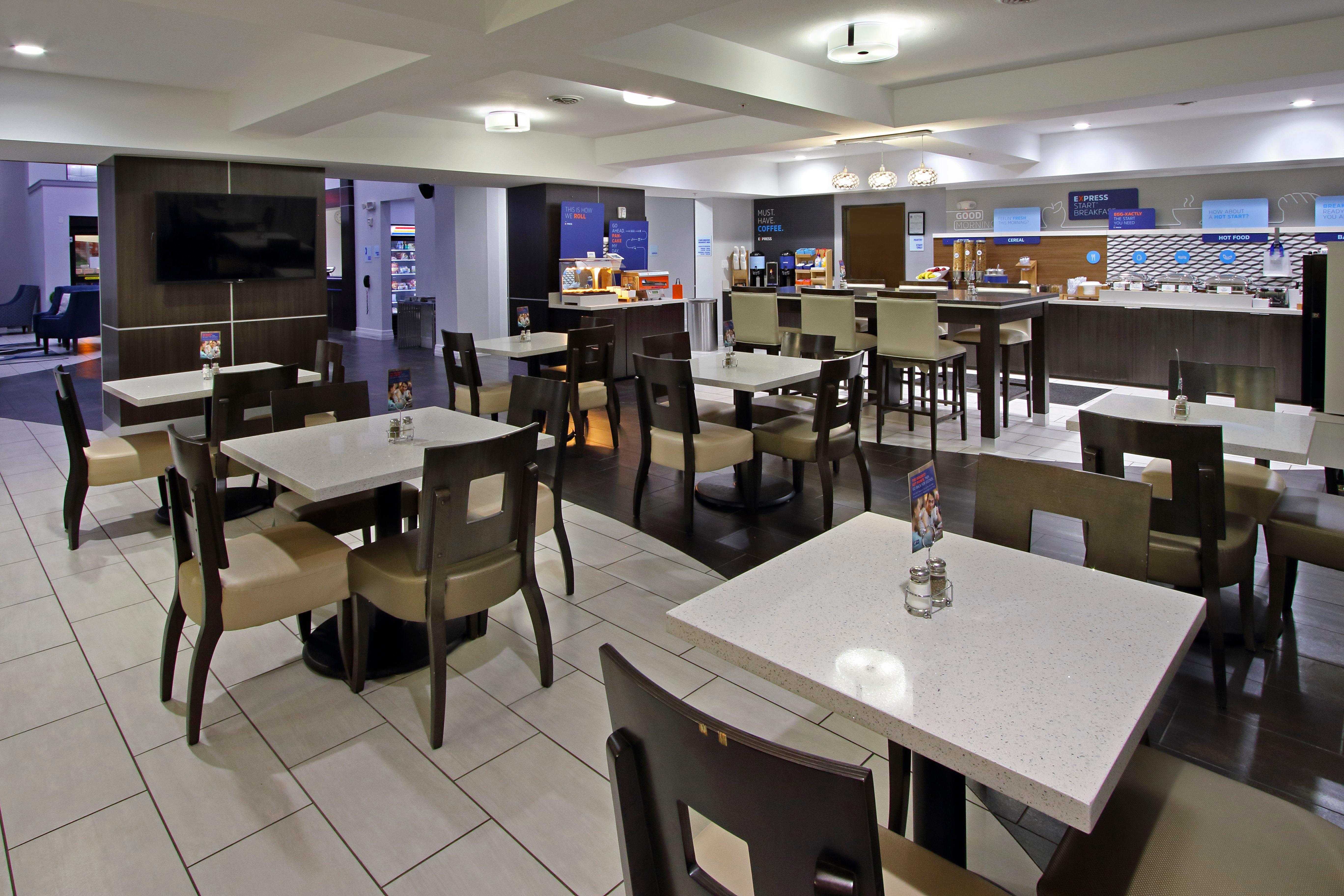 Holiday Inn Express And Suites Houston North - Iah Area By Ihg מראה חיצוני תמונה