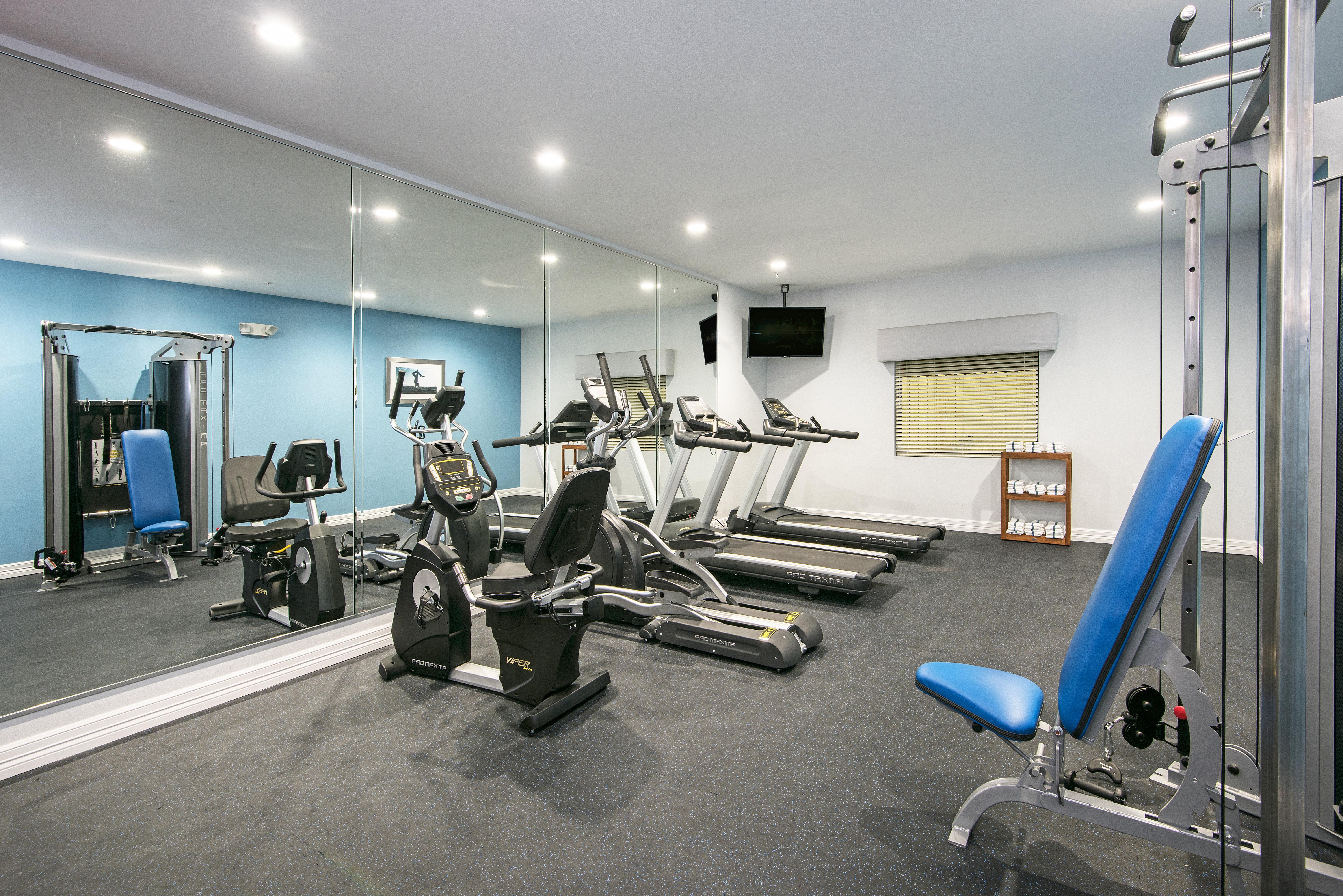 Holiday Inn Express And Suites Houston North - Iah Area By Ihg מראה חיצוני תמונה