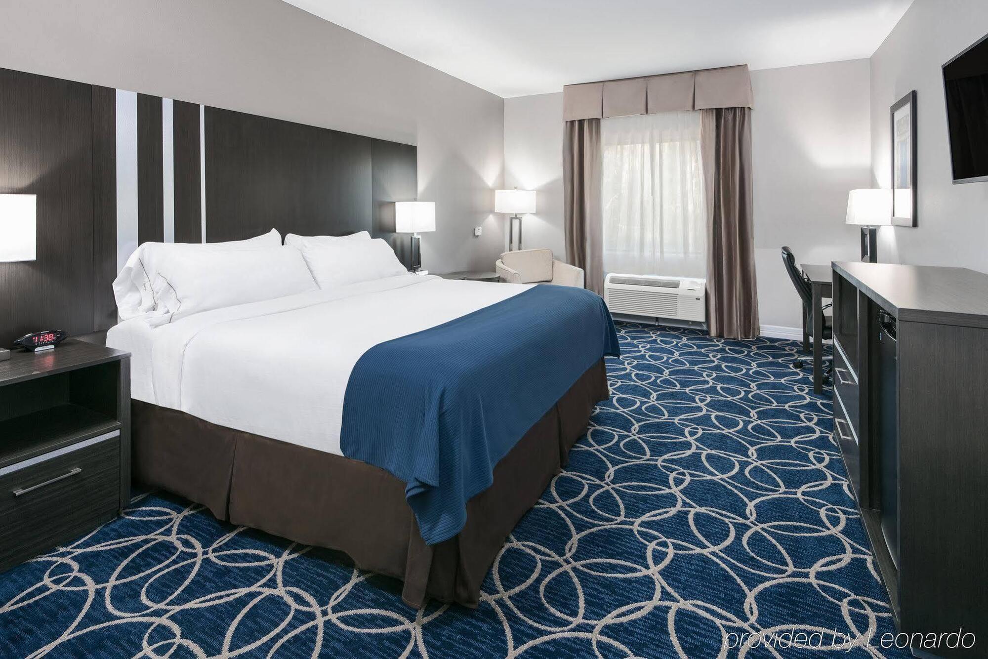 Holiday Inn Express And Suites Houston North - Iah Area By Ihg מראה חיצוני תמונה